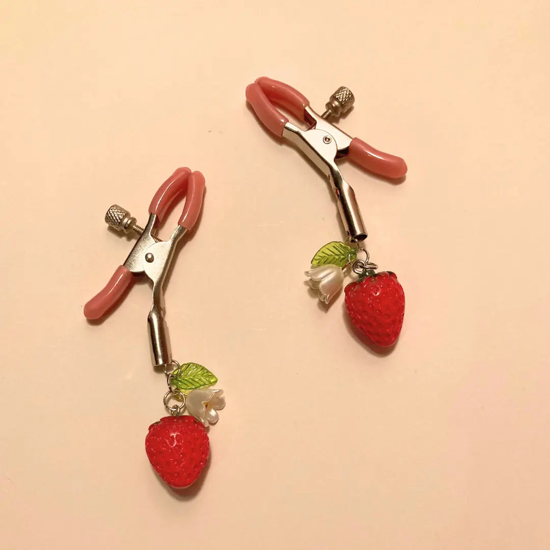 Field Day Strawberry Nip Clamp - Field Day Boutique