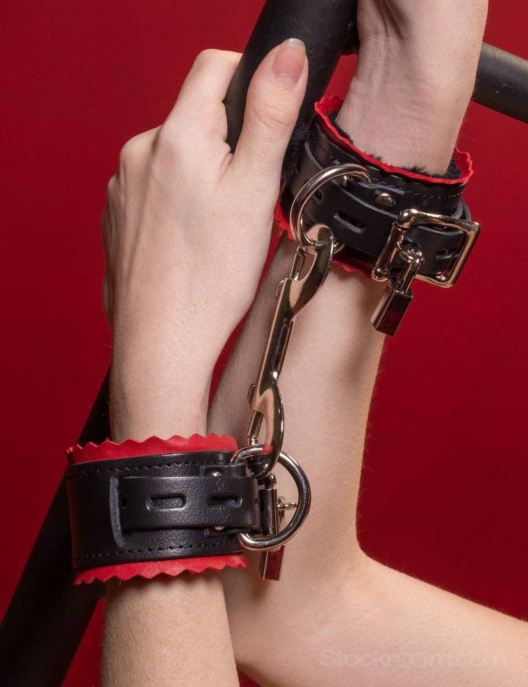 Fleece Lined Scalloped Edge Leather Wrist Cuffs